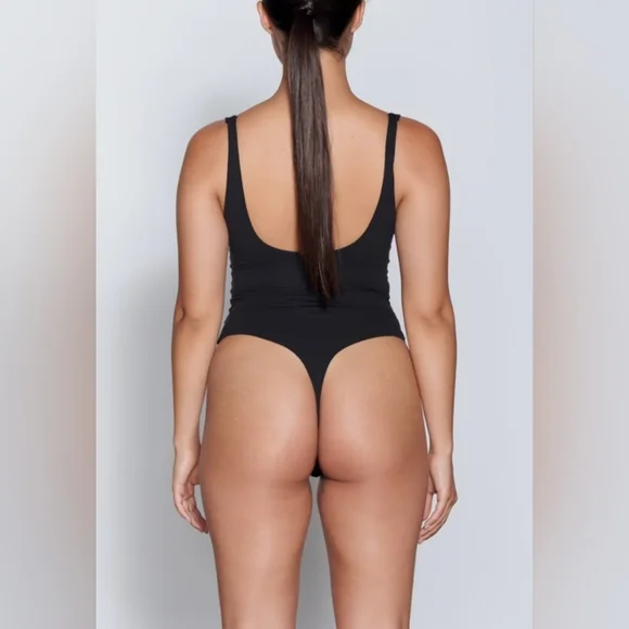 NWT SKIMS Fits Everybody Square Neck Bodysuit - Onyx-M, Jasper-L - Picture 2 of 7